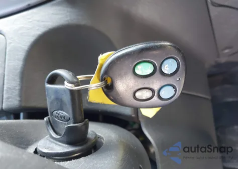 2005 Ford Escape Xlt z USA, uszkodzony, nr VIN 1FMYU93165DA14870